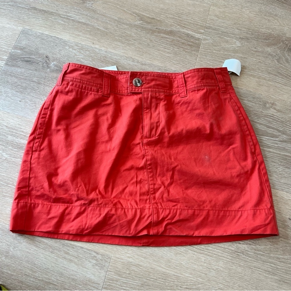 GAP mini skirt NWT size 8 low rise relaxed fit